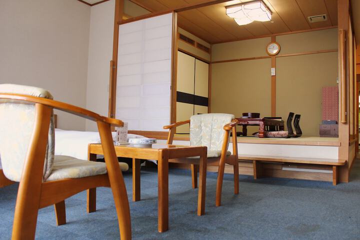 Room 15 of 53