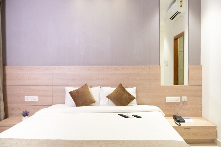 Room 11 of 27