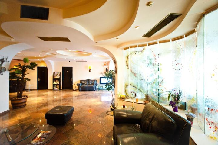 Hotel Interior 7 of 43