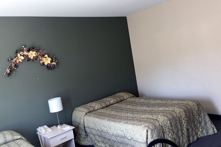 Room 7 of 32