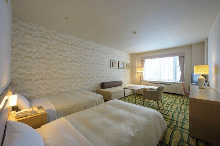 Room 7 of 39