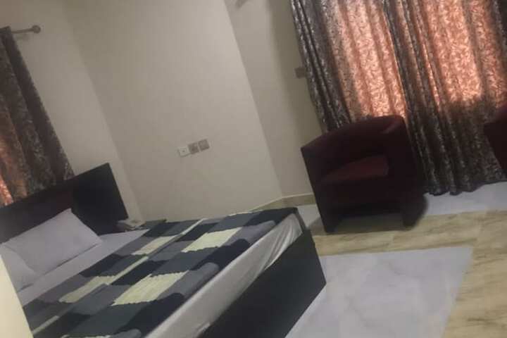 Room 15 of 28