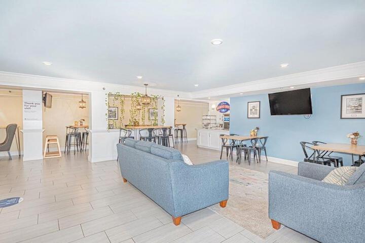Hotel Suite Photo