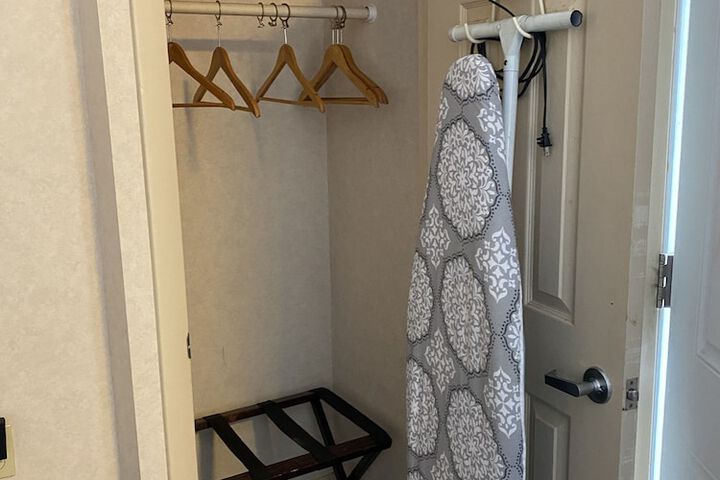 Deluxe King Bed (5 of 30)