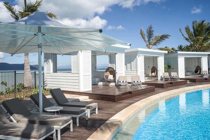 Hotel with Pool