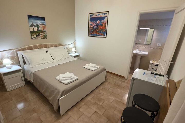 Room 6 of 60