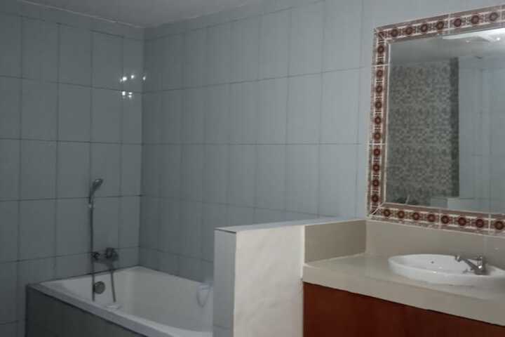 Room 28 of 48