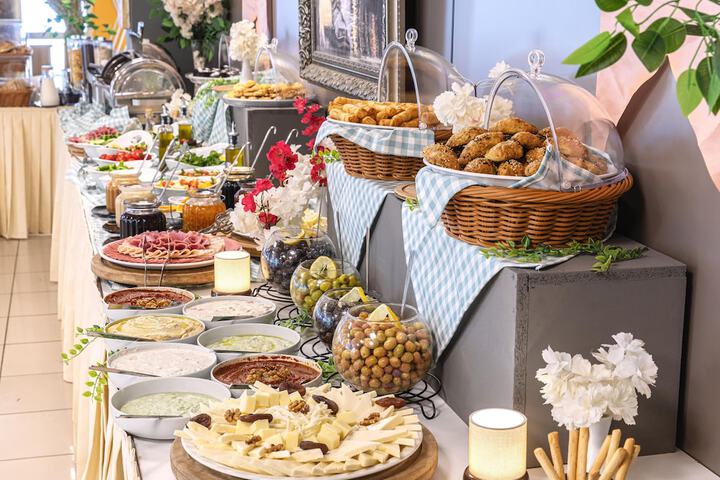 Dining 62 of 102