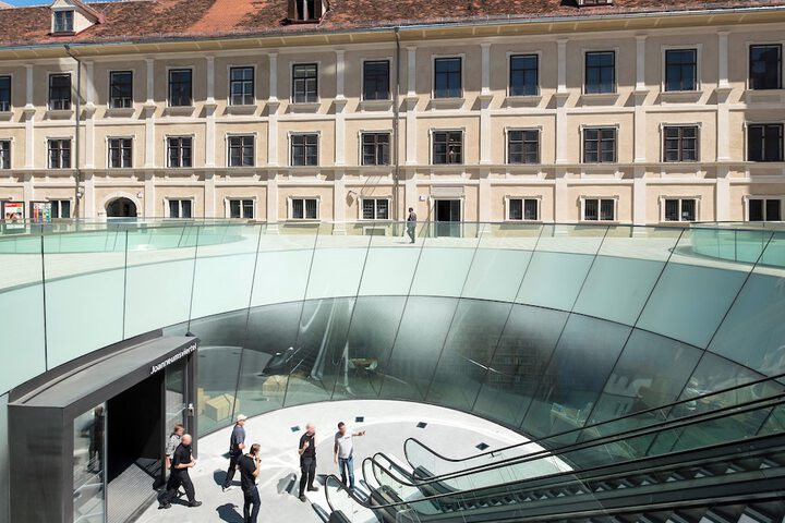 Shopping mall