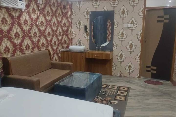 Room 11 of 15