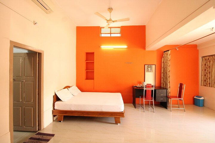 Room 15 of 31