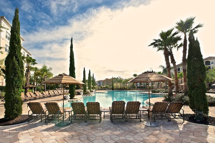 Pool Hotel
