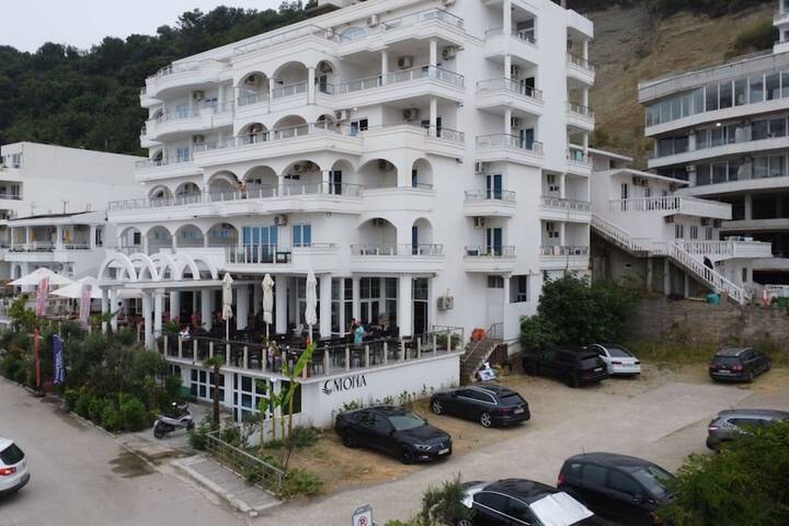 Hotel 12 of 13