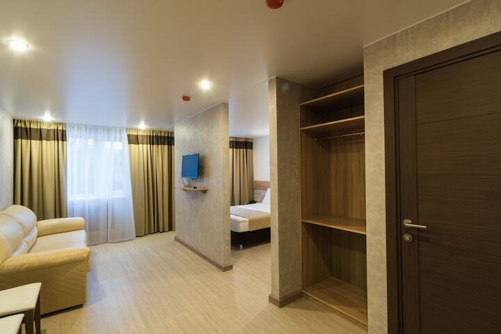 Room 15 of 28