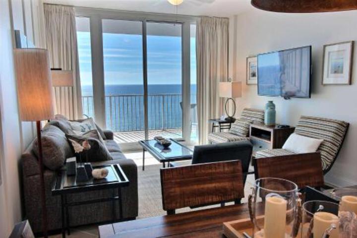 Lighthouse 1208 in Gulf Shores, AL