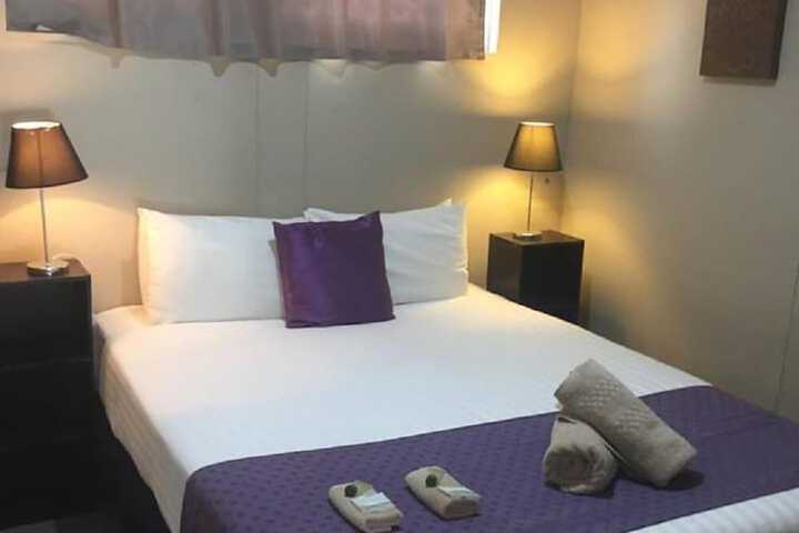 Room 9 of 33