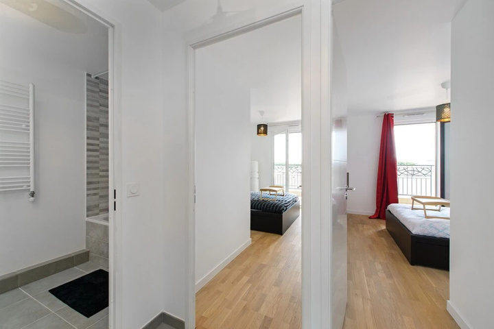 Room 2 of 16