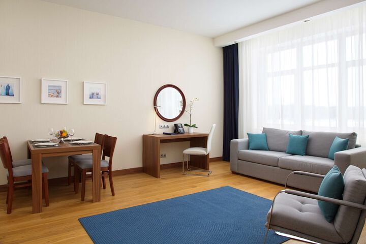 Room 12 of 275