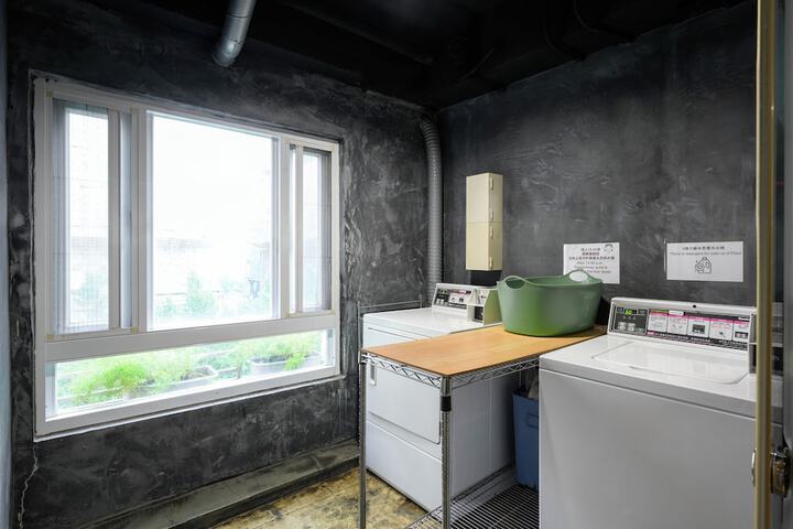 Room 21 of 25