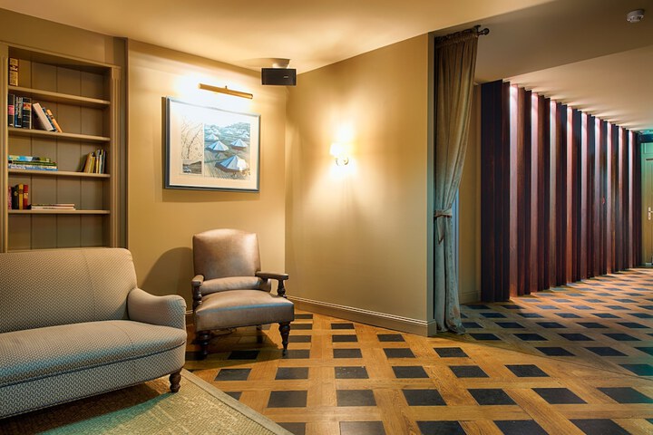 Hotel Lobby