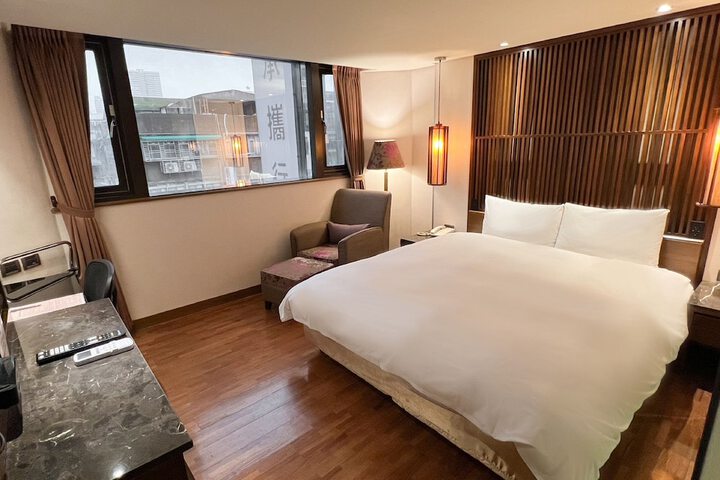Room 14 of 48