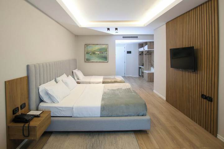 Room 27 of 47