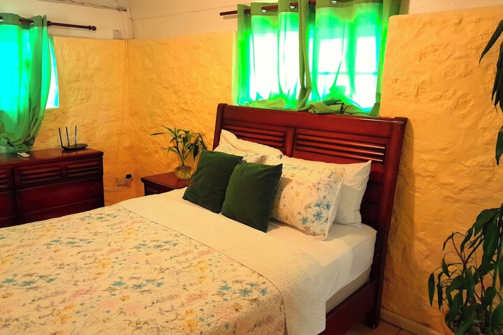 Room 6 of 23