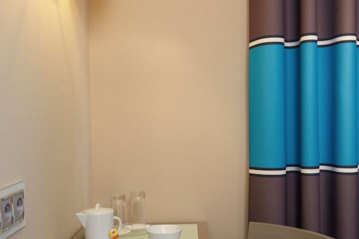 Room 4 of 42