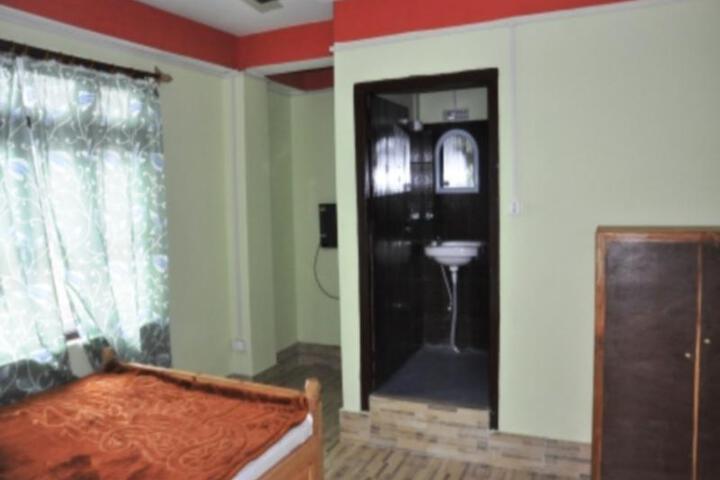 Room 2 of 6