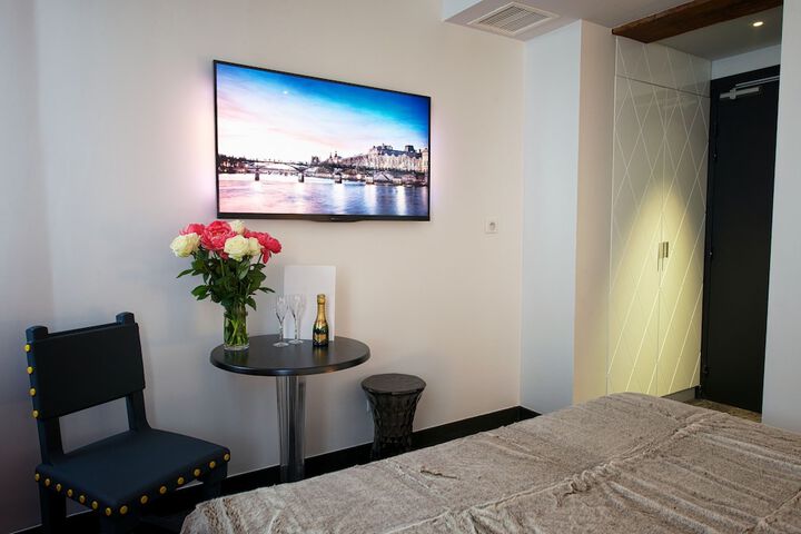 Room 18 of 38