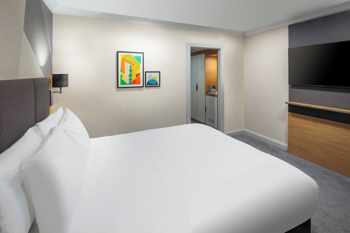 Room 16 of 87