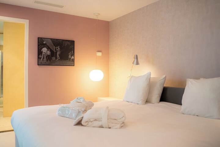 Room 73 of 174