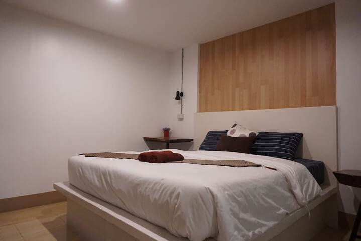 Room 13 of 20