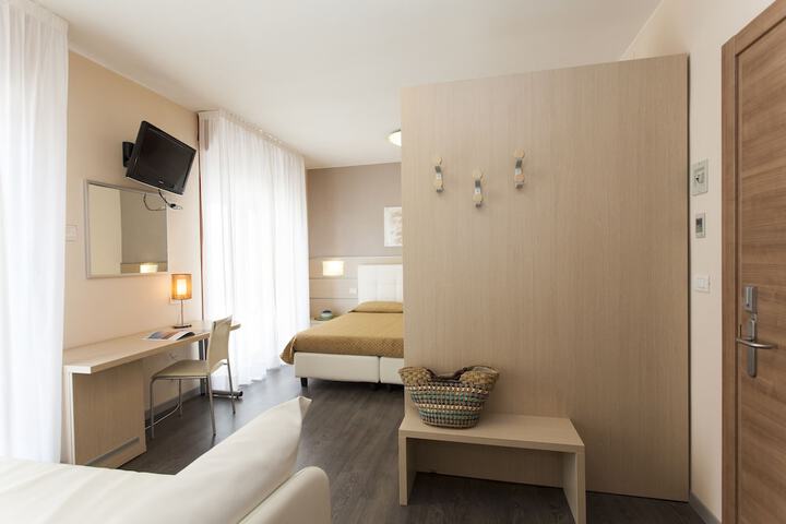 Room 11 of 154