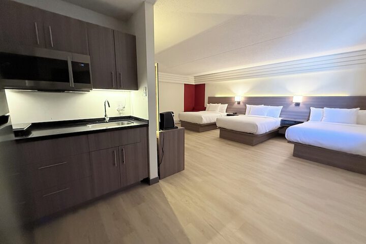 Westport Inn in Grande Prairie, AB