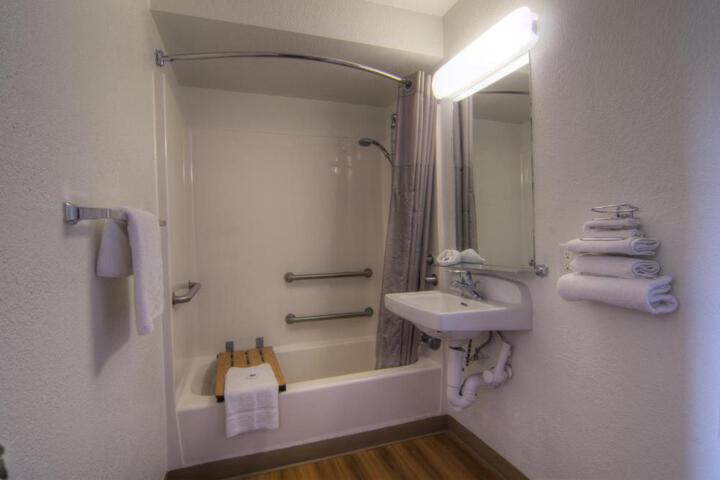 2 Double Beds (8 of 22)