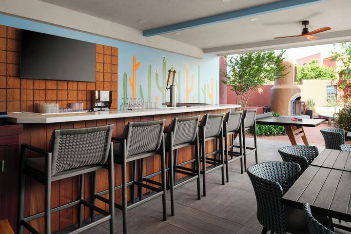 Poolside bar