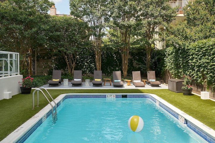 Pool Hotel