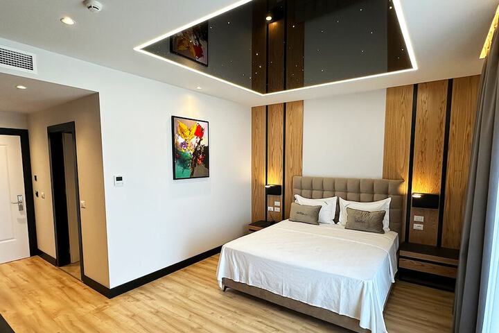 Room 26 of 47