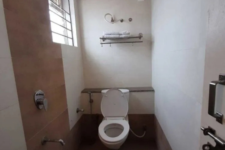 Room 9 of 15