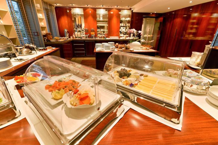 Dining 96 of 105
