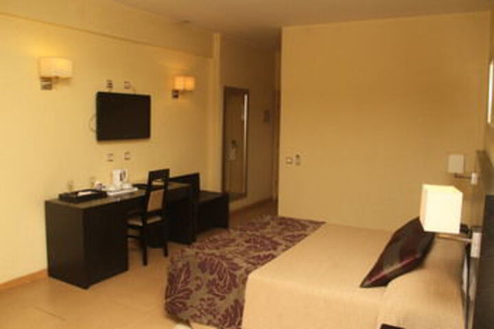 Room 15 of 22