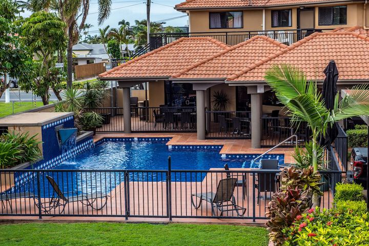 Pool 52 of 69