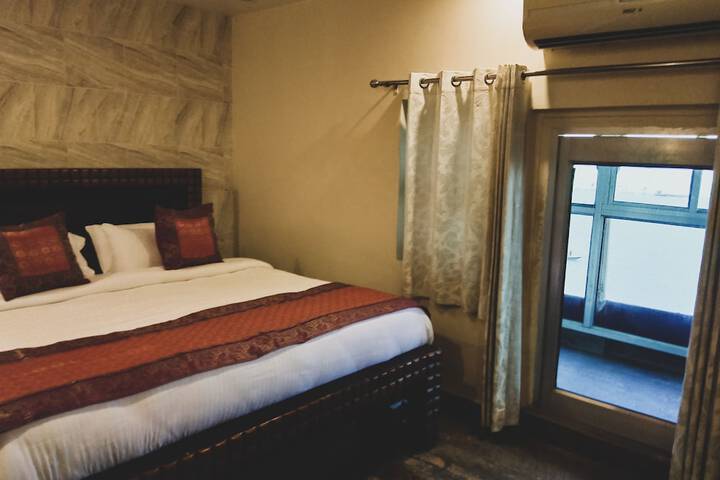 Room 4 of 117
