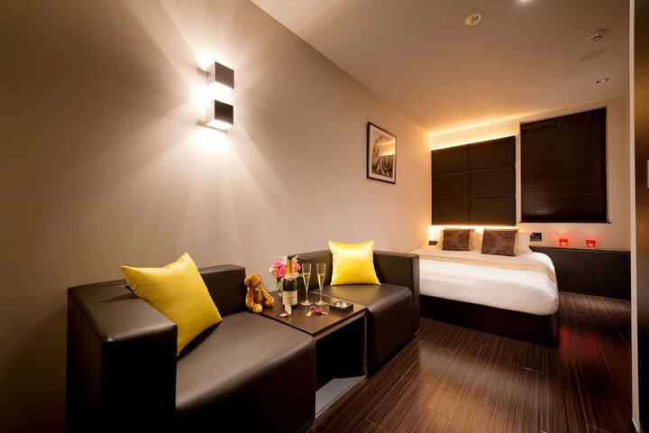 Room 4 of 22