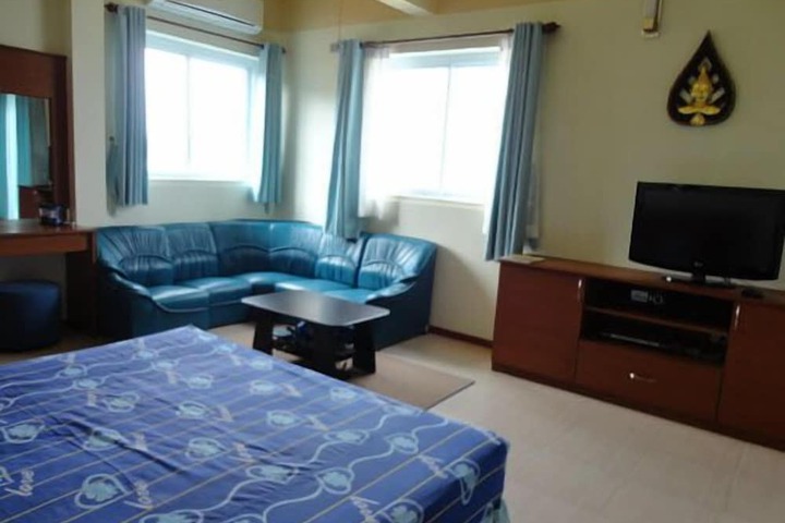 Room 8 of 22