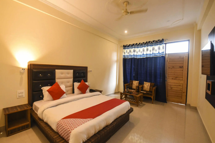 Room 4 of 15