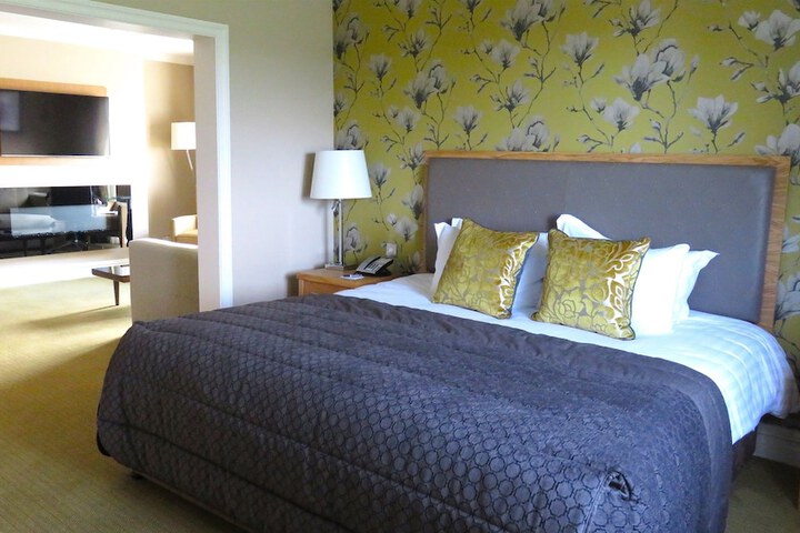 Room 10 of 113