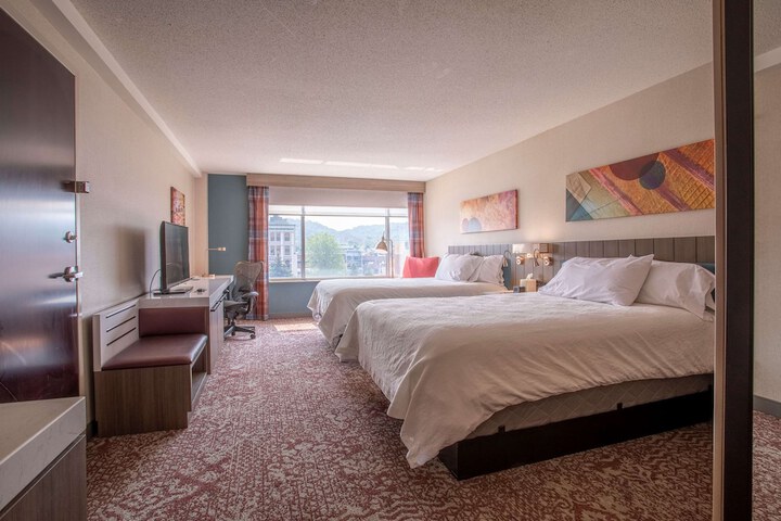 Room 12 of 32