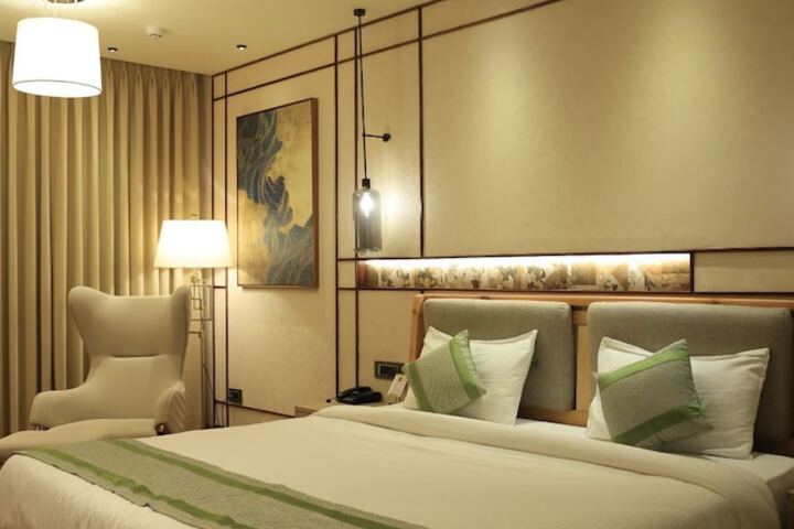 Room 2 of 55